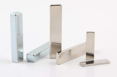 Sintered Neodymium বার চুম্বক NiCuNi আবরণ কাস্টম স্থায়ী চুম্বক নমুনা উপলব্ধ