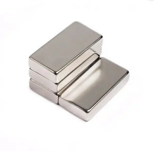 বড় ব্লক চুম্বক NdFeb N42 চুম্বক শিল্পের জন্য কাস্টমাইজড আকার